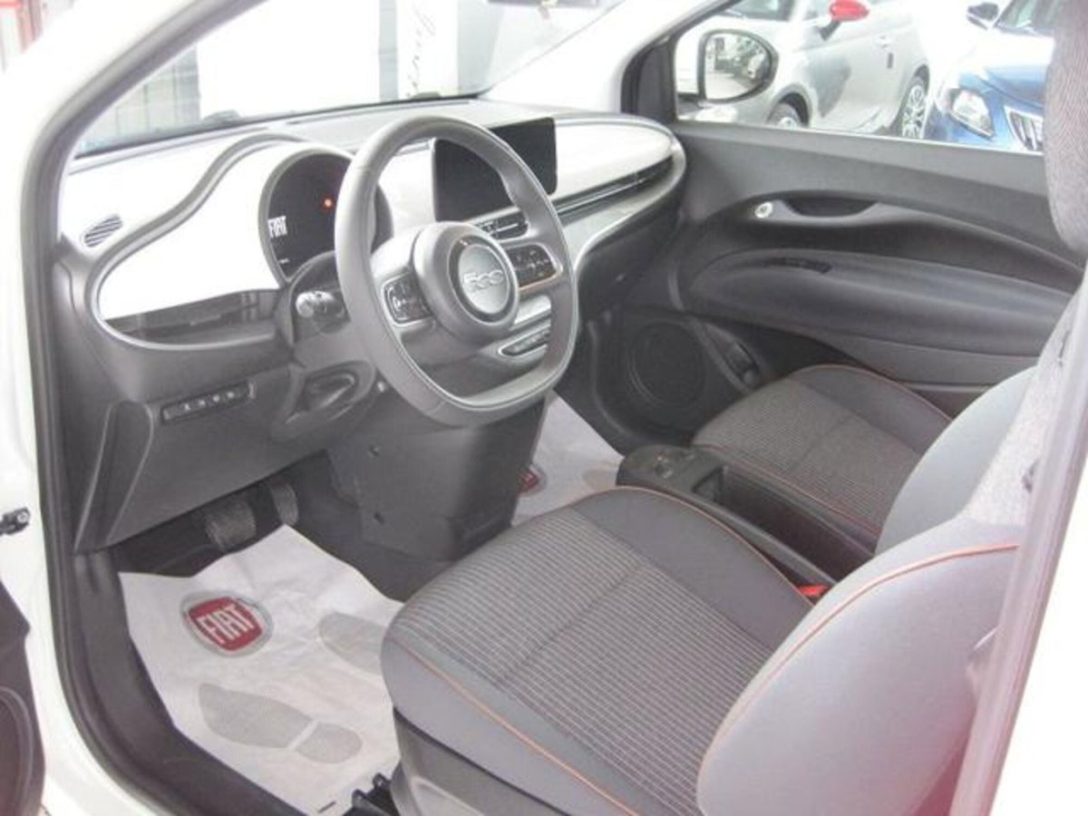 Fiat 500 Cabrio e Cabrio 42 kWh Icon (7)