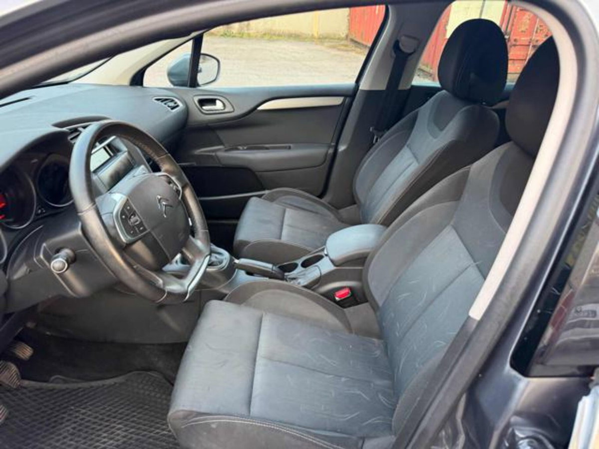 Citroen C4 1.6 e-HDi 110 airdream Attraction (10)