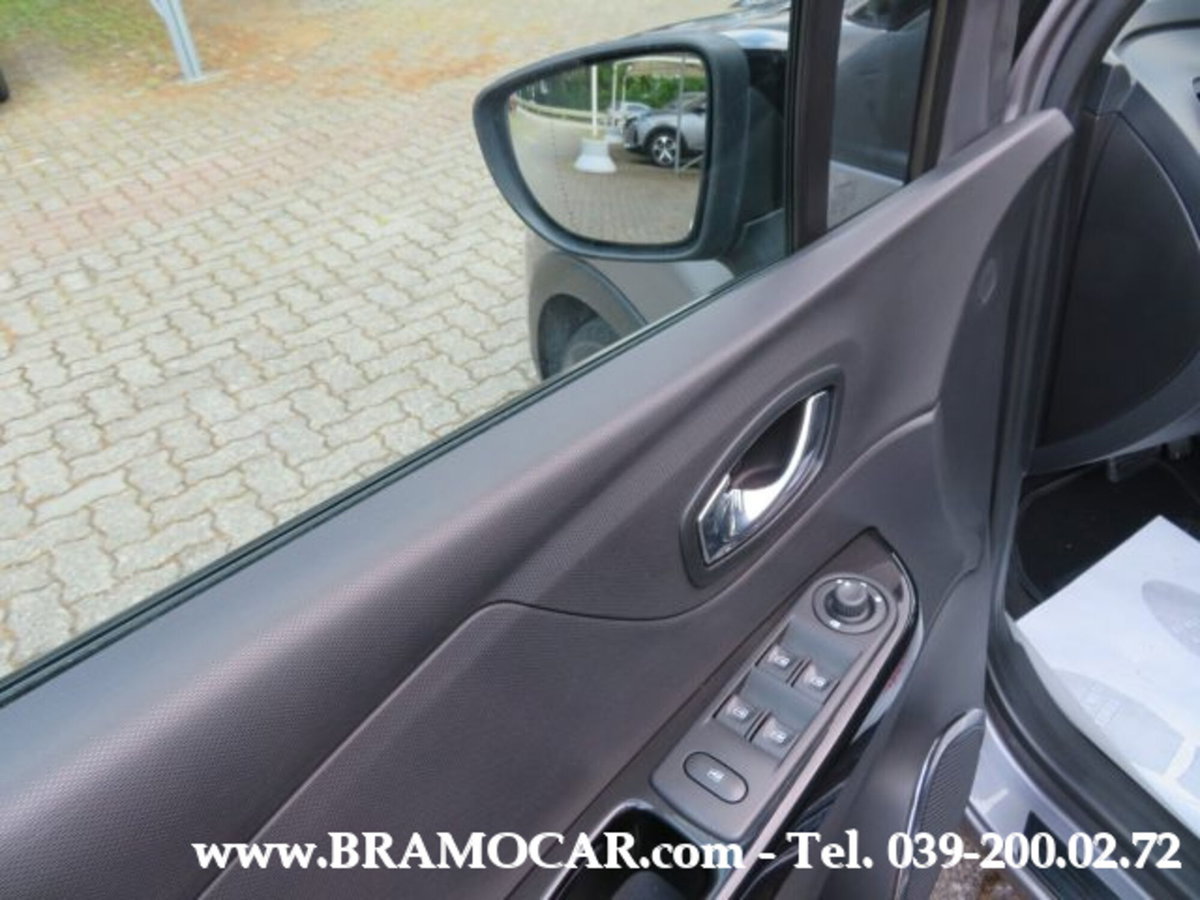Renault Captur 1.2 TCe 120 CV EDC Energy R-Link (12)