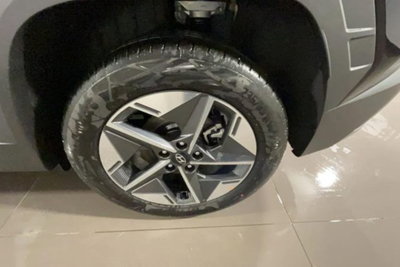 Hyundai Tucson 1.6 crdi 48V Business 2wd dct (7)