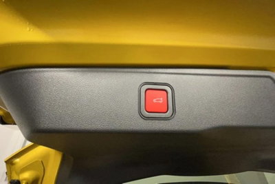 Jeep Avenger 1.2 turbo Summit fwd 100cv (8)