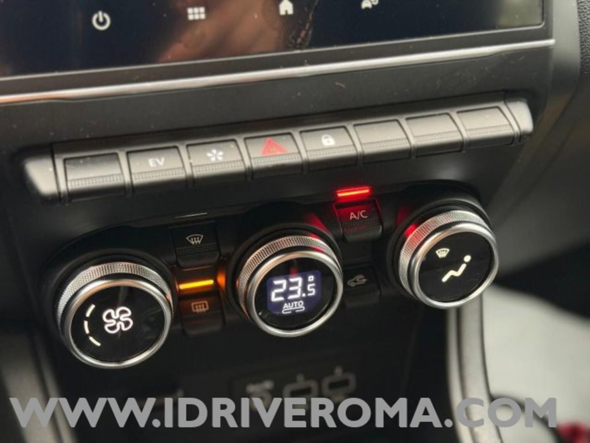 Renault Captur Full Hybrid E-Tech 145 CV Evolution (13)