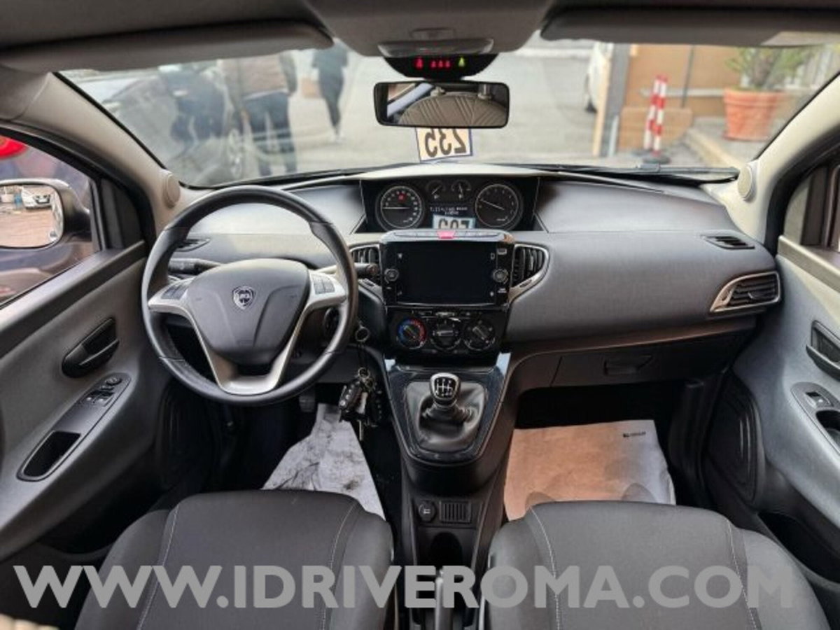 Lancia Ypsilon 1.0 FireFly 5 porte S&S Hybrid Gold Plus (13)