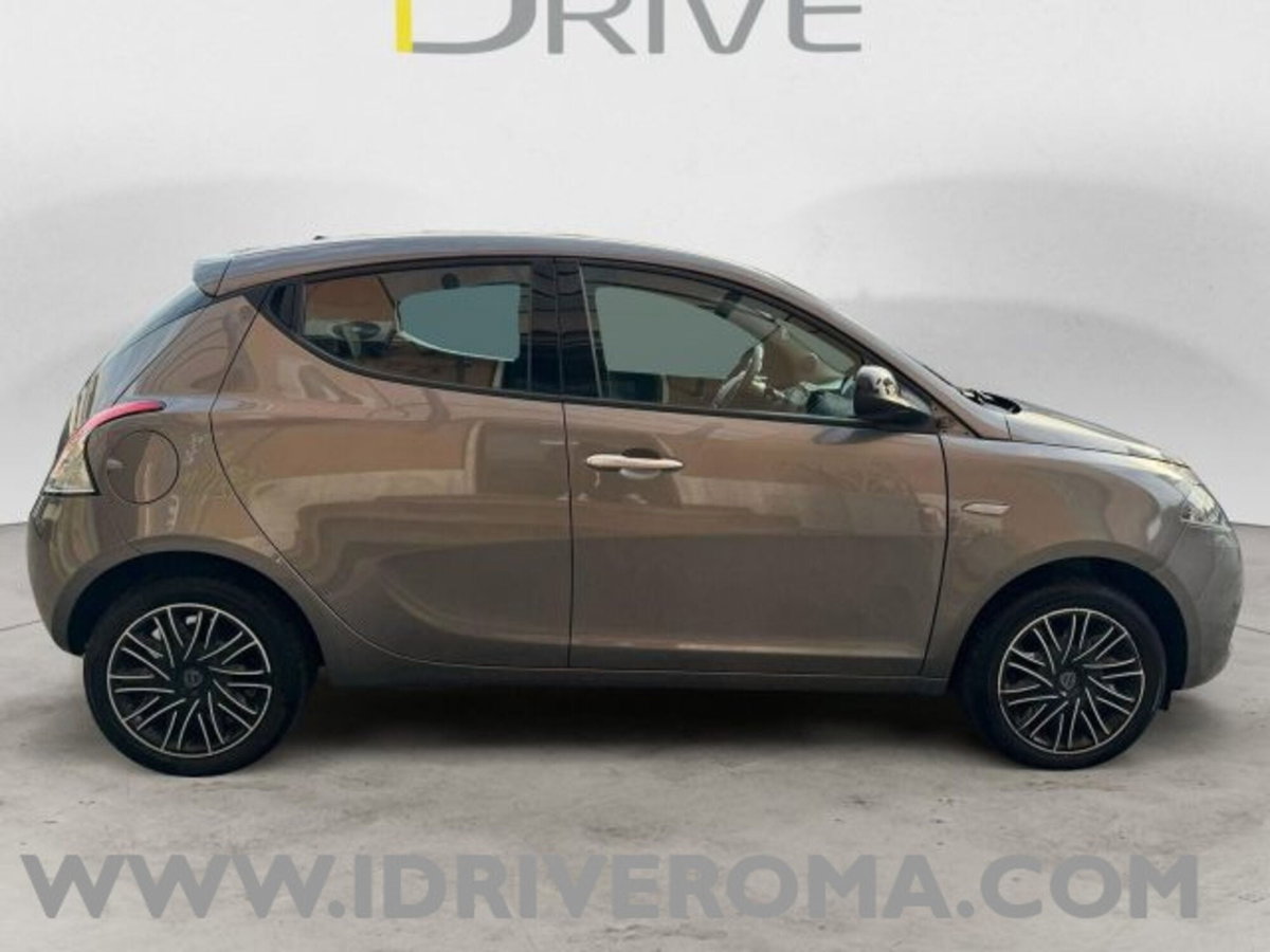 Lancia Ypsilon 1.0 FireFly 5 porte S&S Hybrid Gold Plus (5)