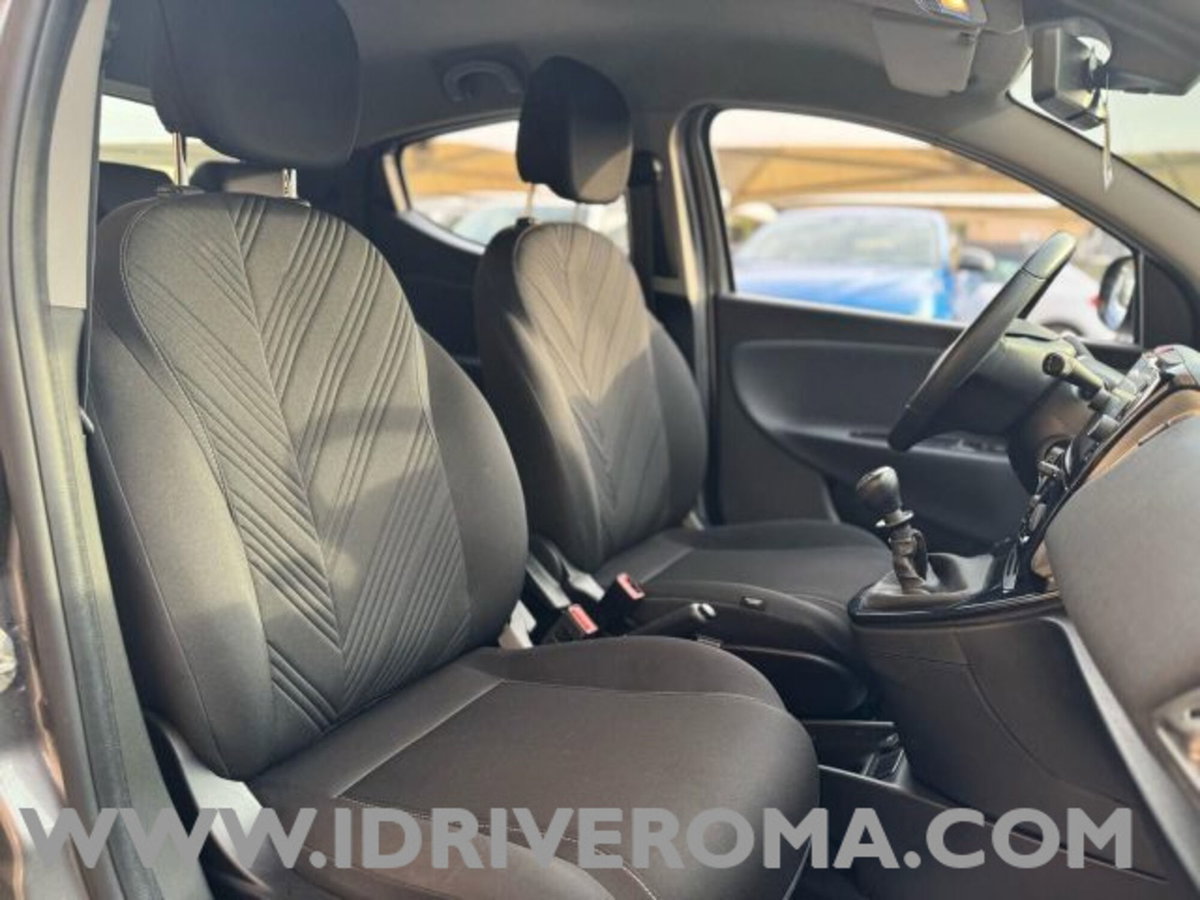 Lancia Ypsilon 1.0 FireFly 5 porte S&S Hybrid Gold Plus (10)