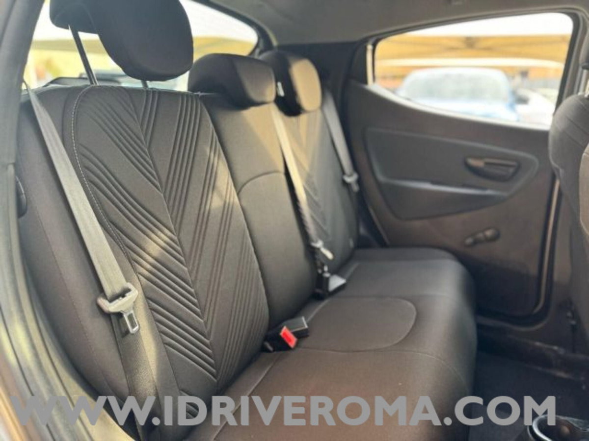 Lancia Ypsilon 1.0 FireFly 5 porte S&S Hybrid Gold Plus (11)