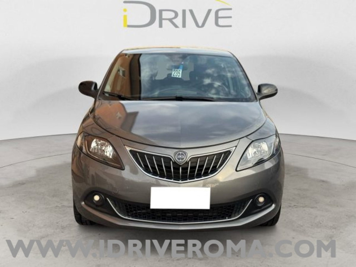 Lancia Ypsilon 1.0 FireFly 5 porte S&S Hybrid Gold Plus (2)
