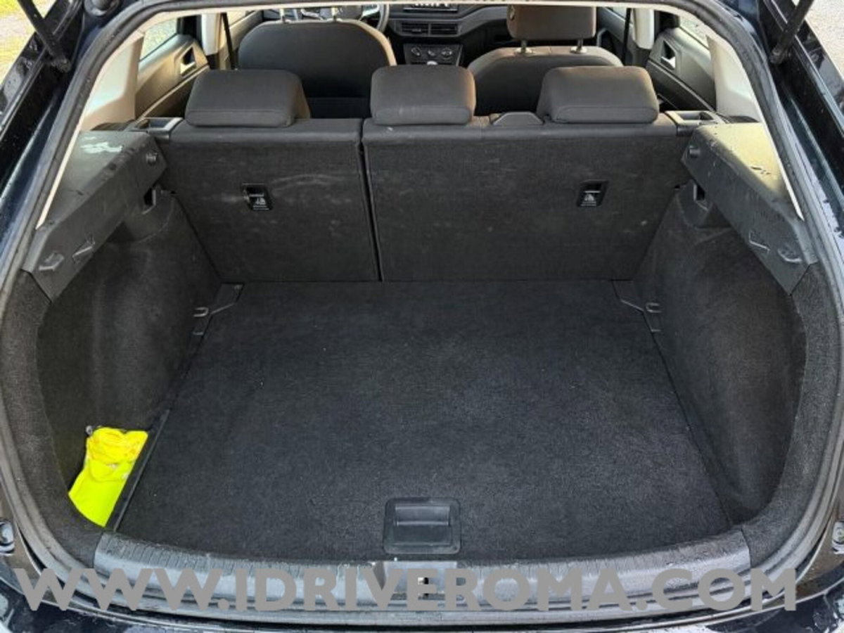 Volkswagen Taigo 1.0 tsi Edition 95cv (14)