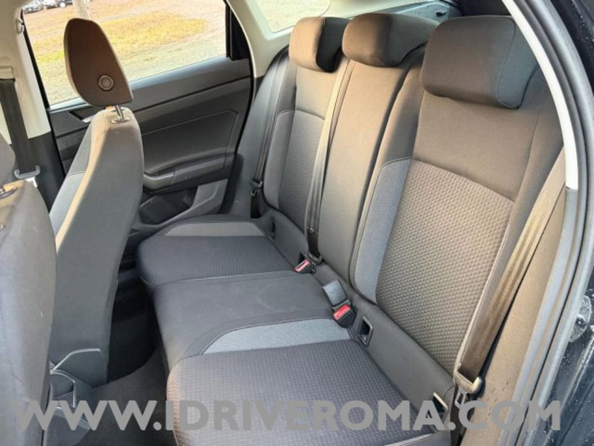 Volkswagen Taigo 1.0 tsi Edition 95cv (13)