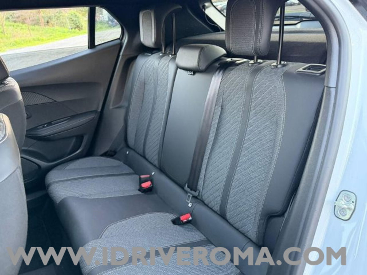 Peugeot 2008 PureTech 100 S&S Allure (9)