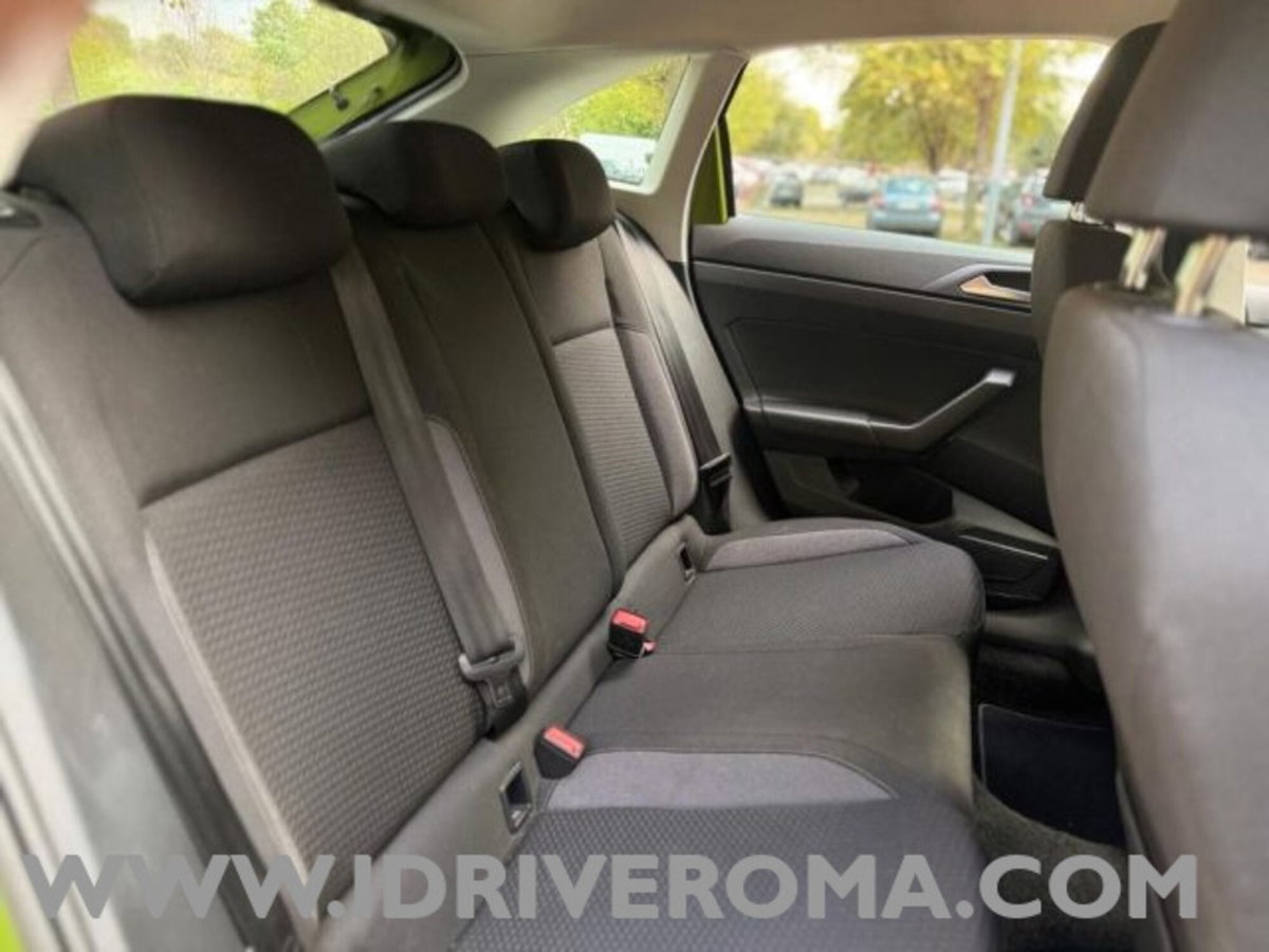 Volkswagen Taigo 1.0 tsi R-Line 95cv (18)