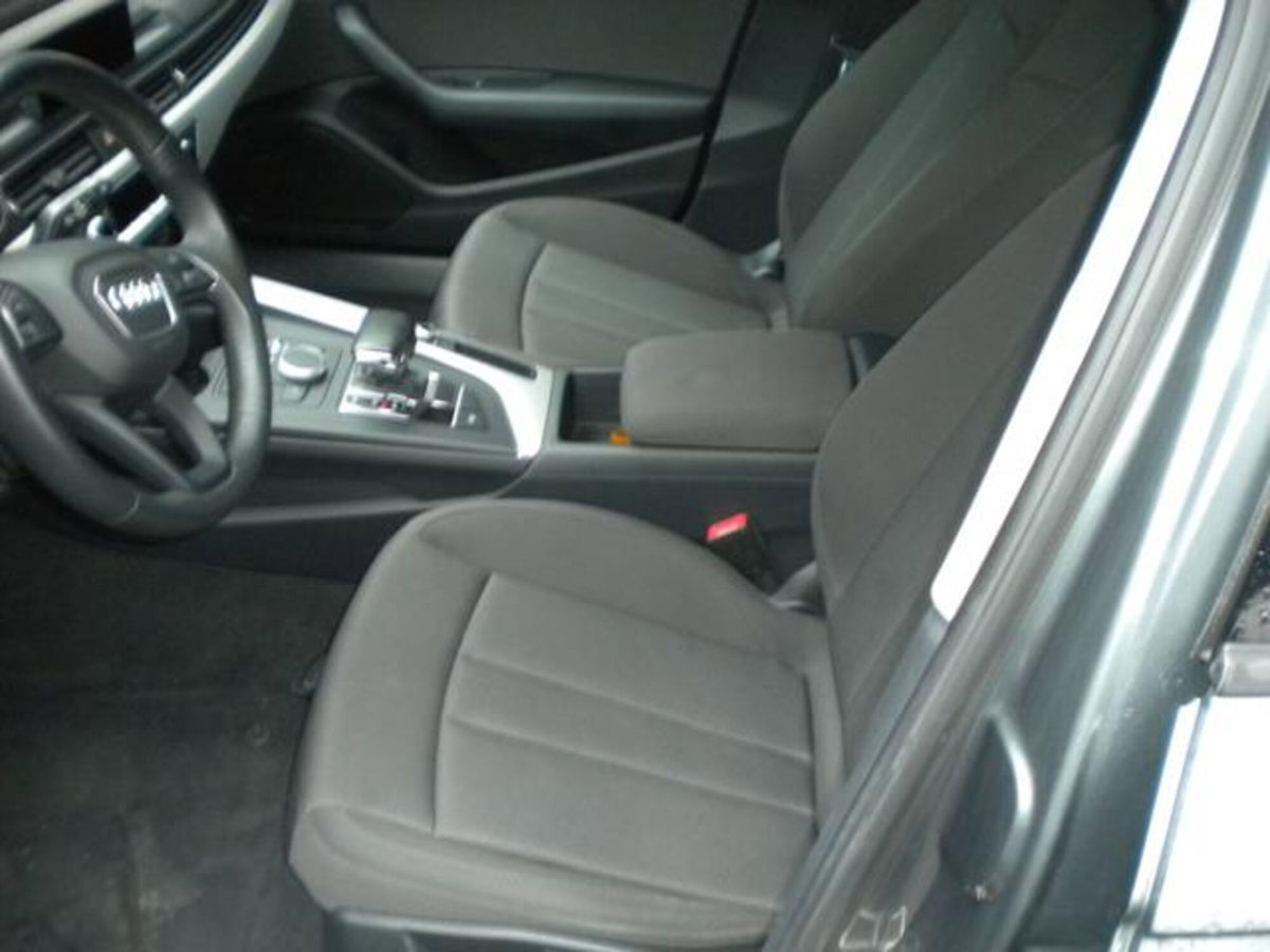 Audi A4 Avant 35 TDI S tronic Design (14)