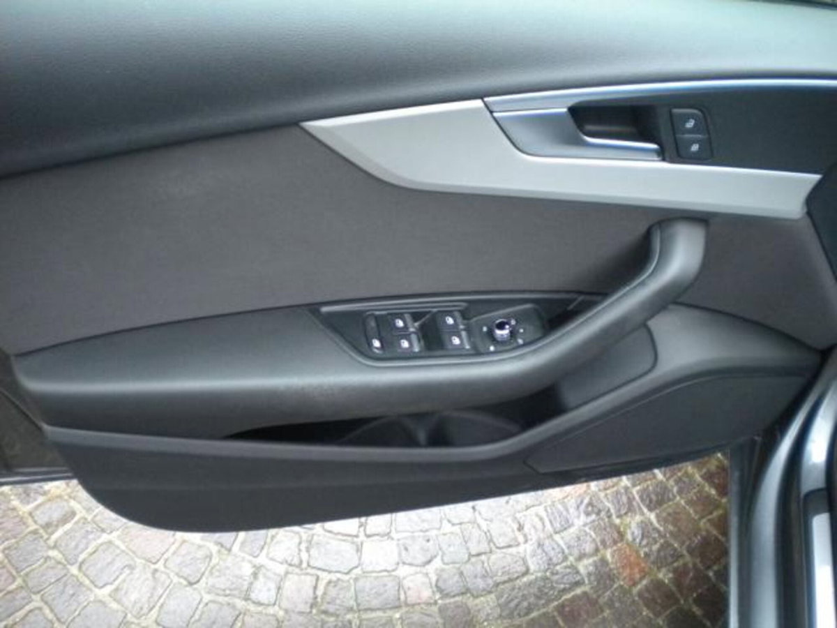 Audi A4 Avant 35 TDI S tronic Design (15)