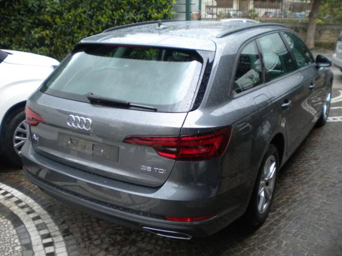 Audi A4 Avant 35 TDI S tronic Design (19)