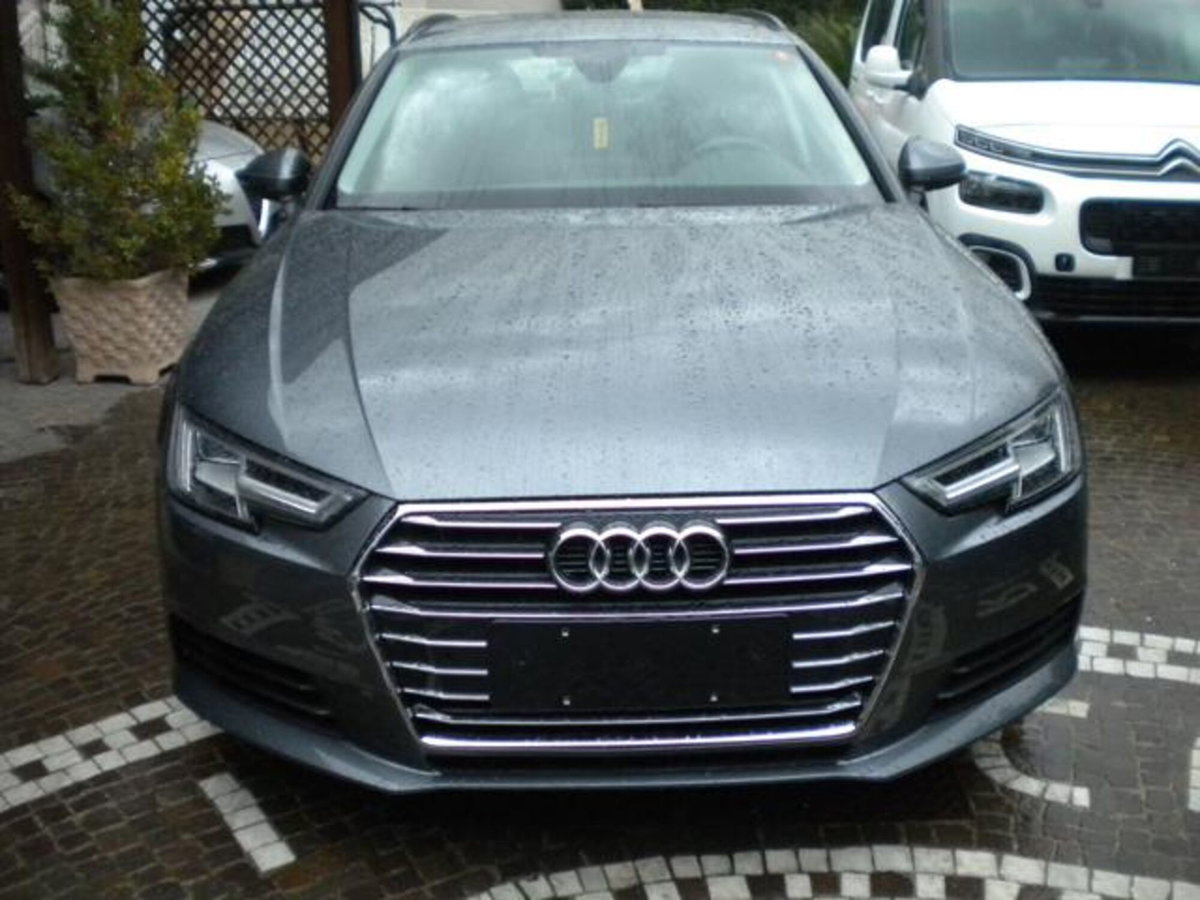 Audi A4 Avant 35 TDI S tronic Design (2)