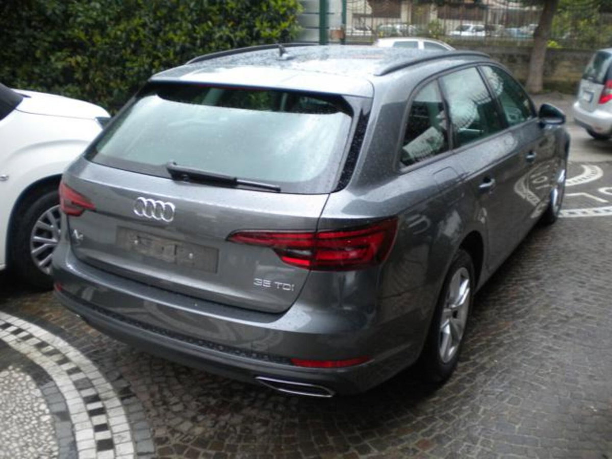 Audi A4 Avant 35 TDI S tronic Design (6)