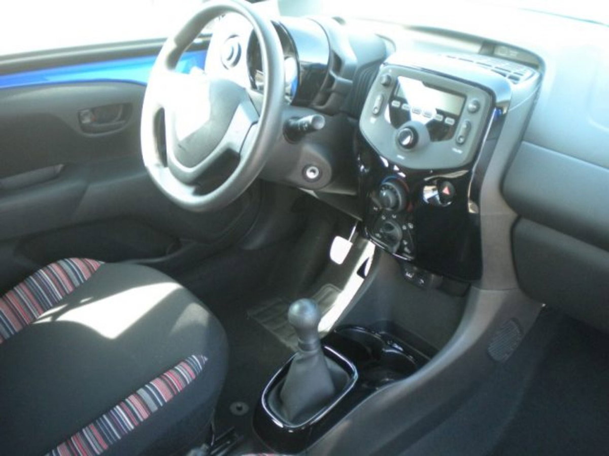 Citroen C1 C1 VTi 72 5 porte Live (9)
