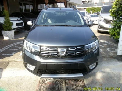 Dacia Sandero Stepway 1.0 TCe 100 CV ECO-G Comfort (2)