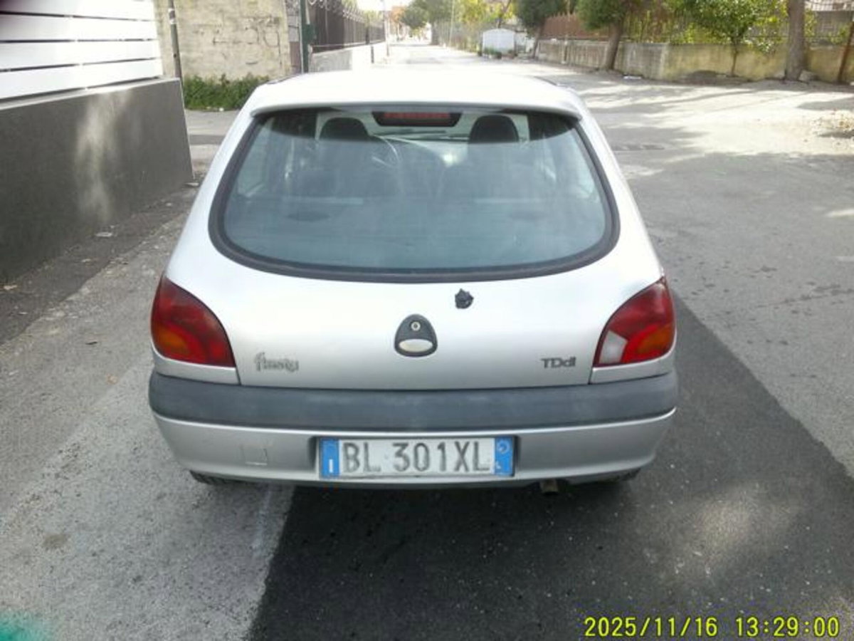 Ford Fiesta 1.8 TDdi cat 5 porte Ambiente (5)