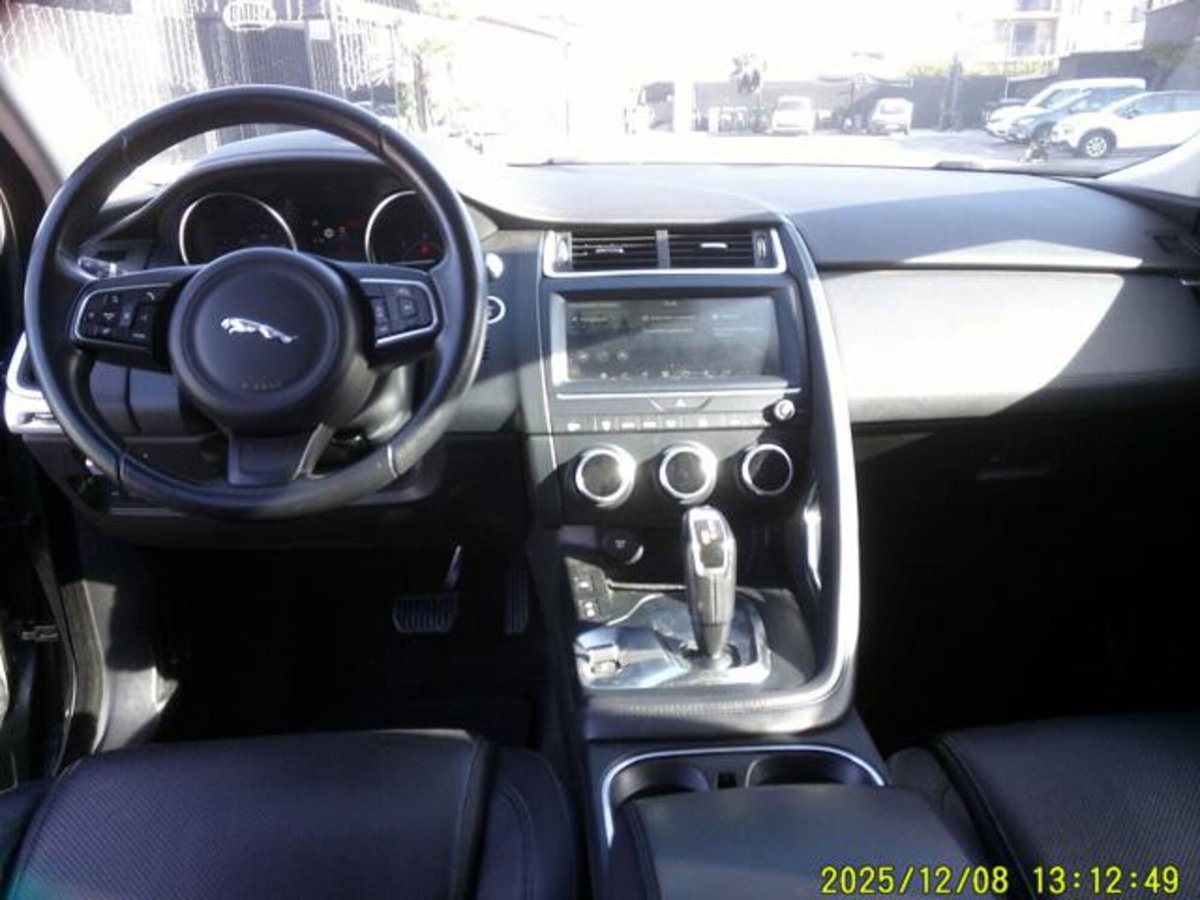 Jaguar E-Pace 2.0D 150 CV R-Dynamic S (12)