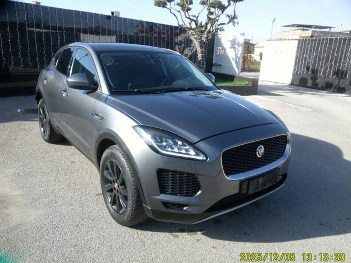 Jaguar E-Pace 2.0D 150 CV R-Dynamic S (17)