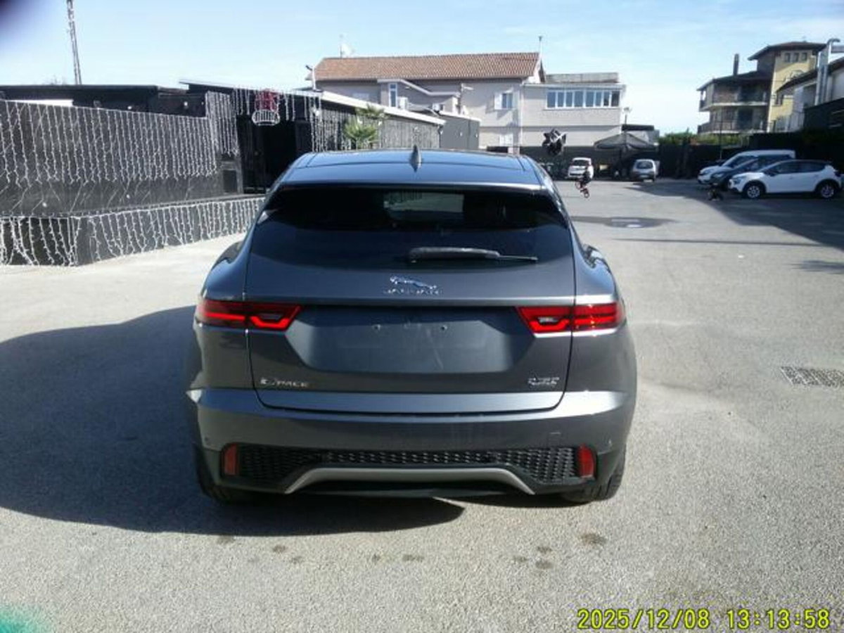 Jaguar E-Pace 2.0D 150 CV R-Dynamic S (20)