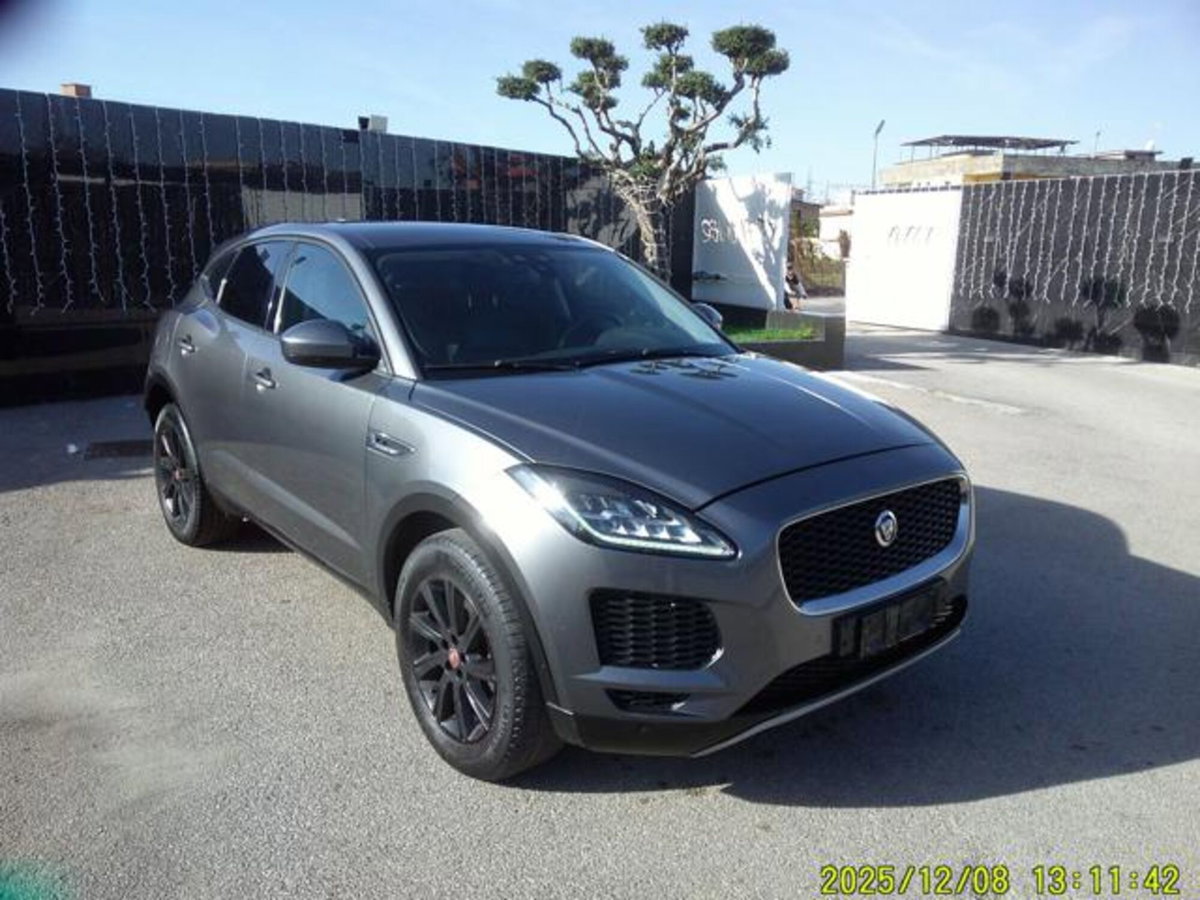 Jaguar E-Pace 2.0D 150 CV R-Dynamic S (3)