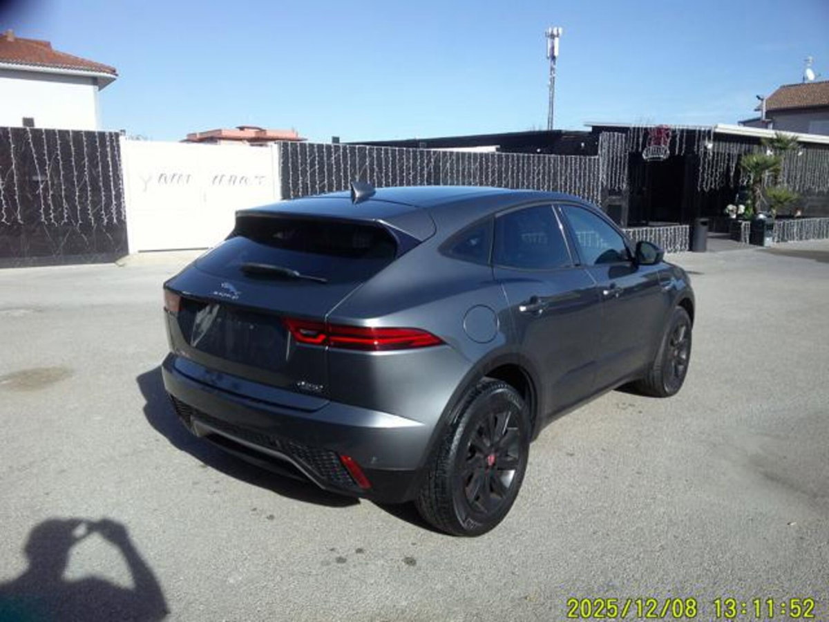 Jaguar E-Pace 2.0D 150 CV R-Dynamic S (4)