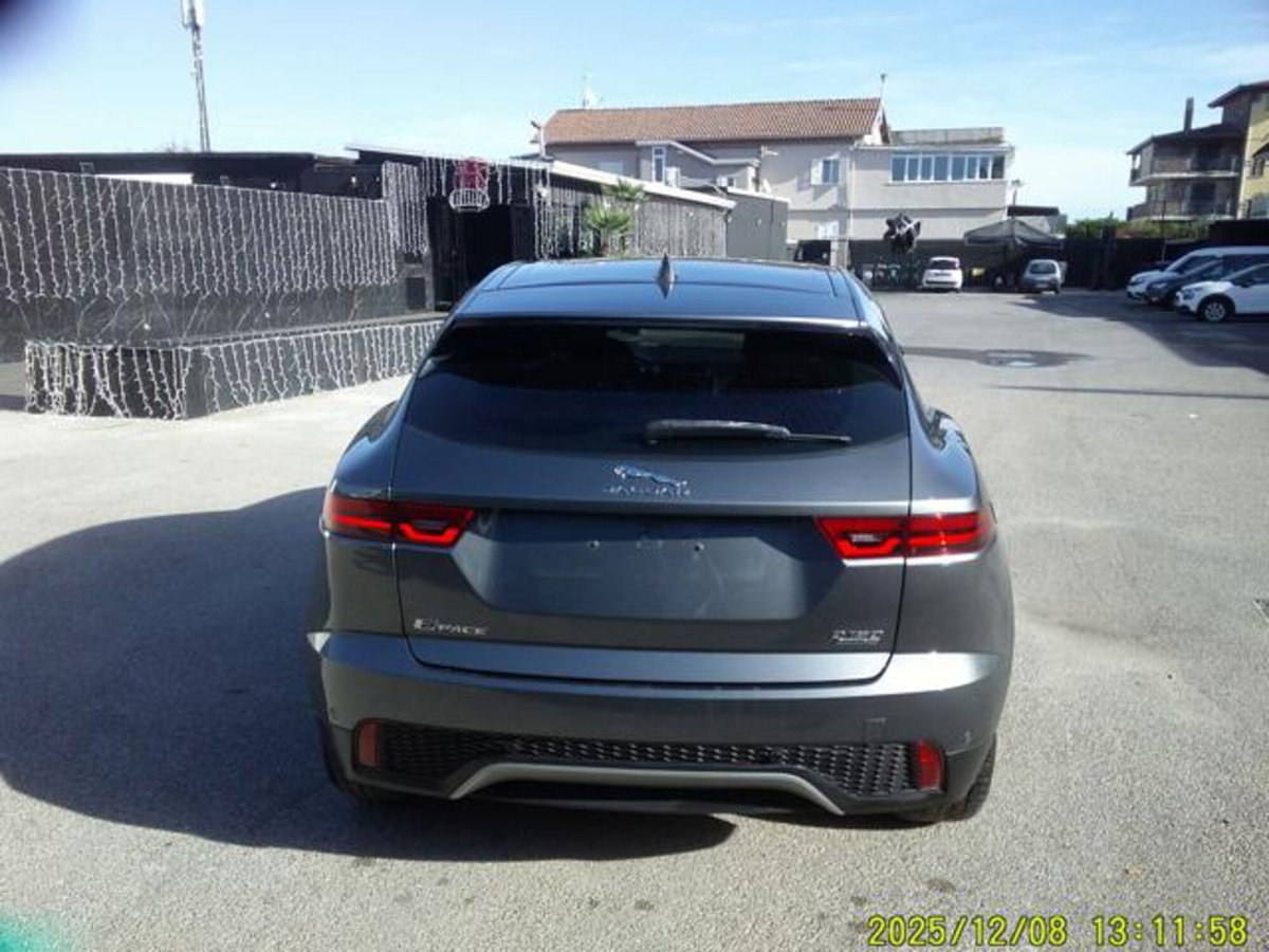 Jaguar E-Pace 2.0D 150 CV R-Dynamic S (5)