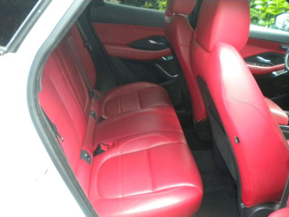 Jaguar E-Pace 2.0D 180 CV AWD aut. R-Dynamic HSE (11)