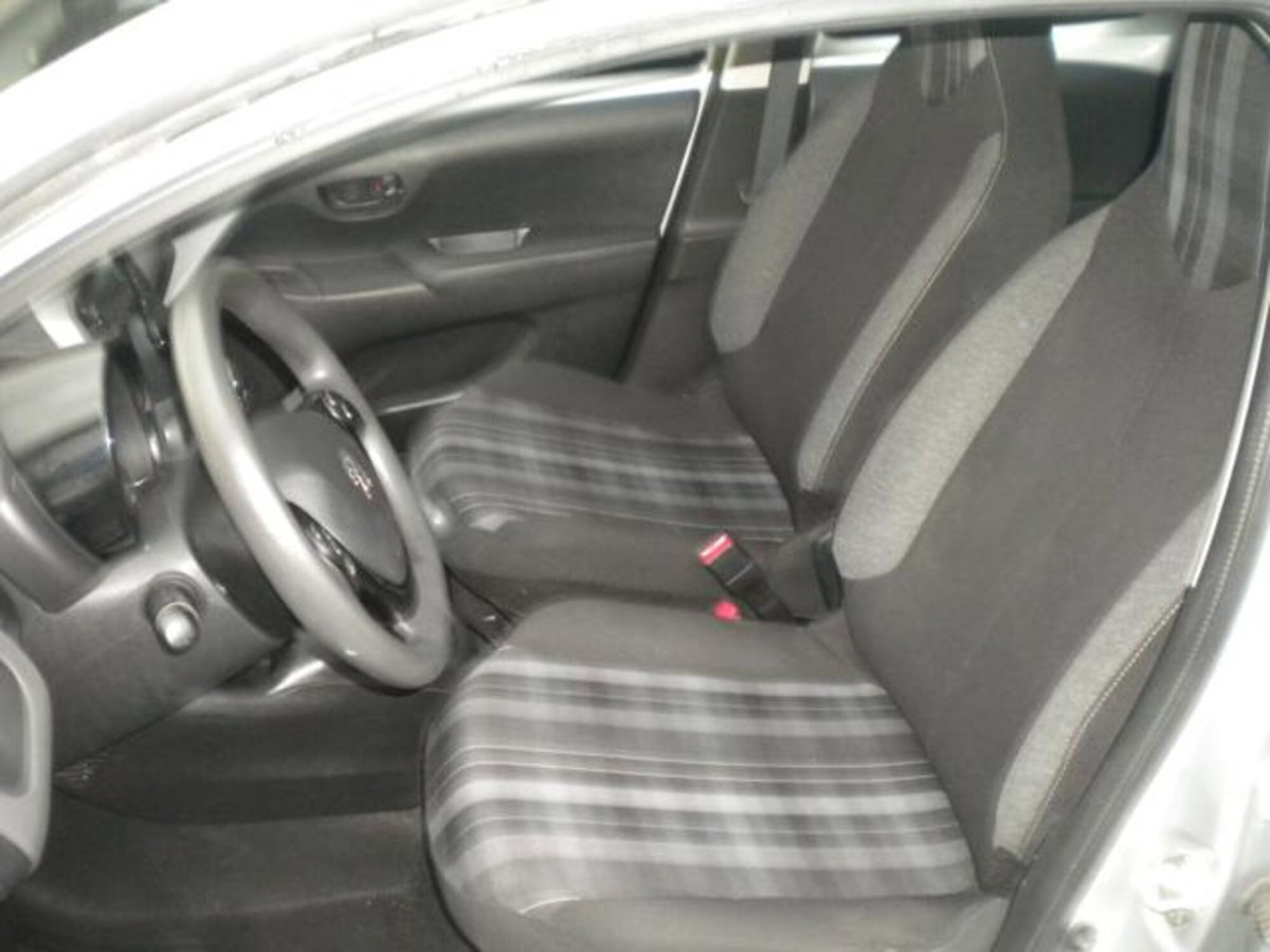 Peugeot 108 82 5 porte Active (8)