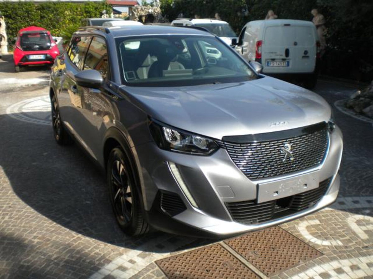 Peugeot 2008 1.2 puretech Allure s&s 100cv (16)