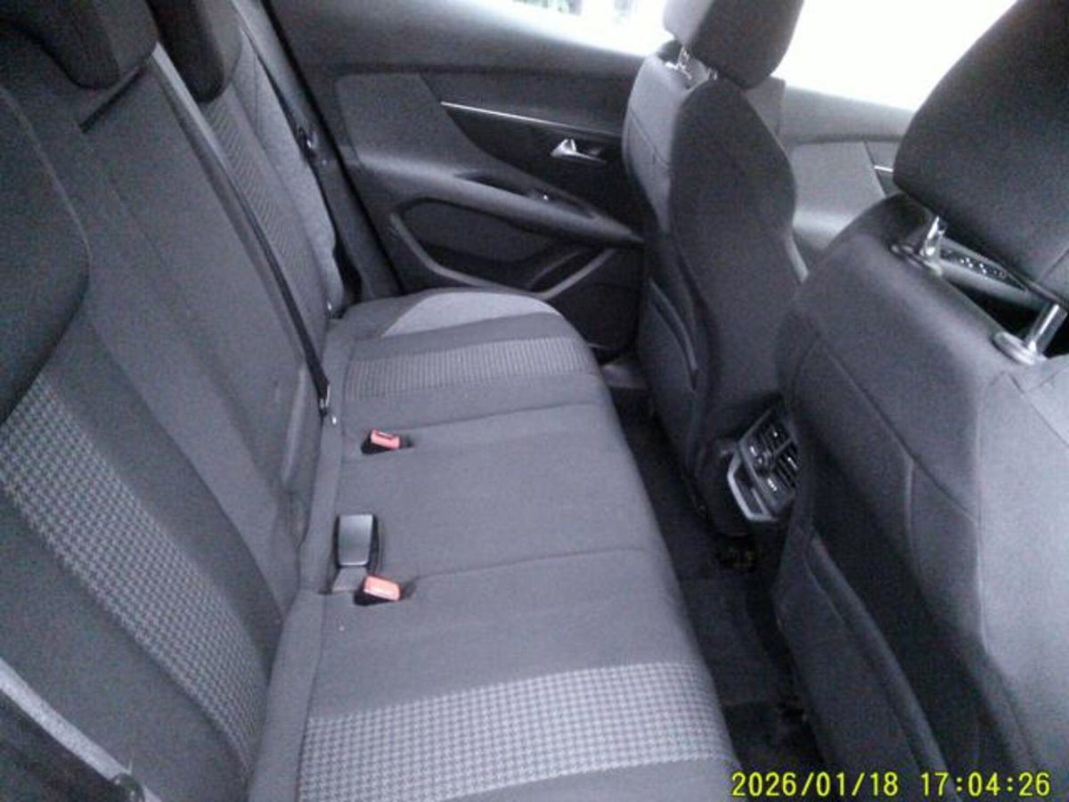 Peugeot 3008 BlueHDi 130 S&S EAT8 Allure Pack (13)