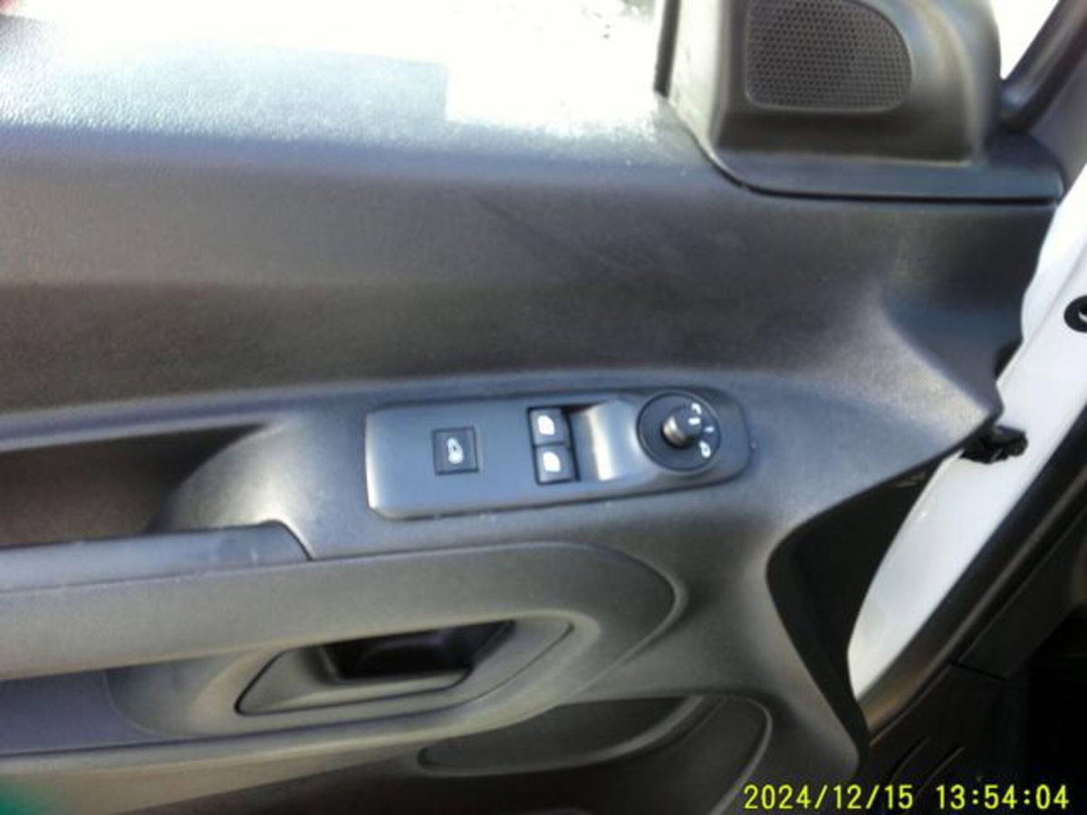 Peugeot Partner Furgone BlueHDi 130 S&S PL-DC Furgone Mobile (14)