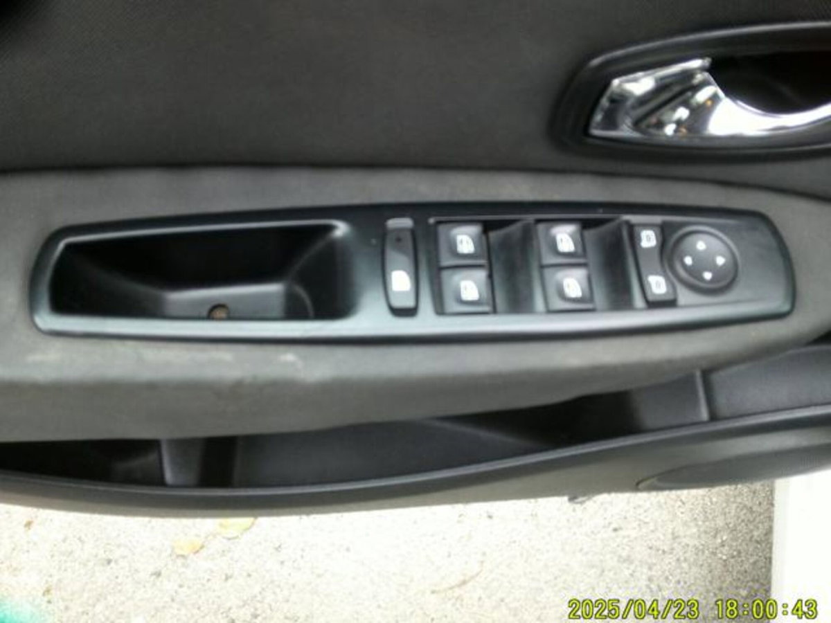 Renault Scenic E-Tech Electric 1.5 dCi 110CV EDC Energy (11)