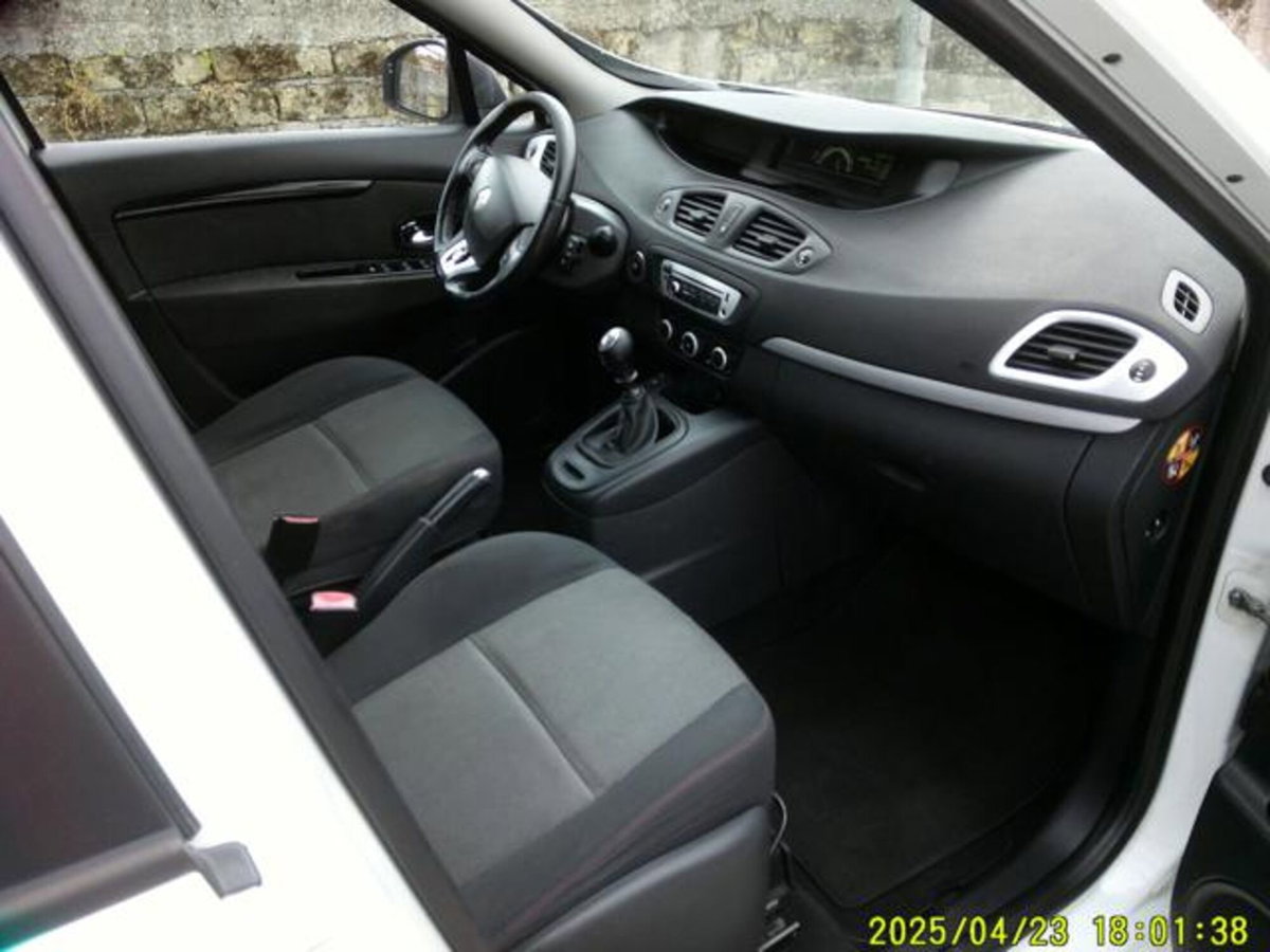 Renault Scenic E-Tech Electric 1.5 dCi 110CV EDC Energy (16)