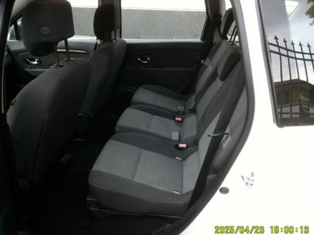 Renault Scenic E-Tech Electric 1.5 dCi 110CV EDC Energy (9)