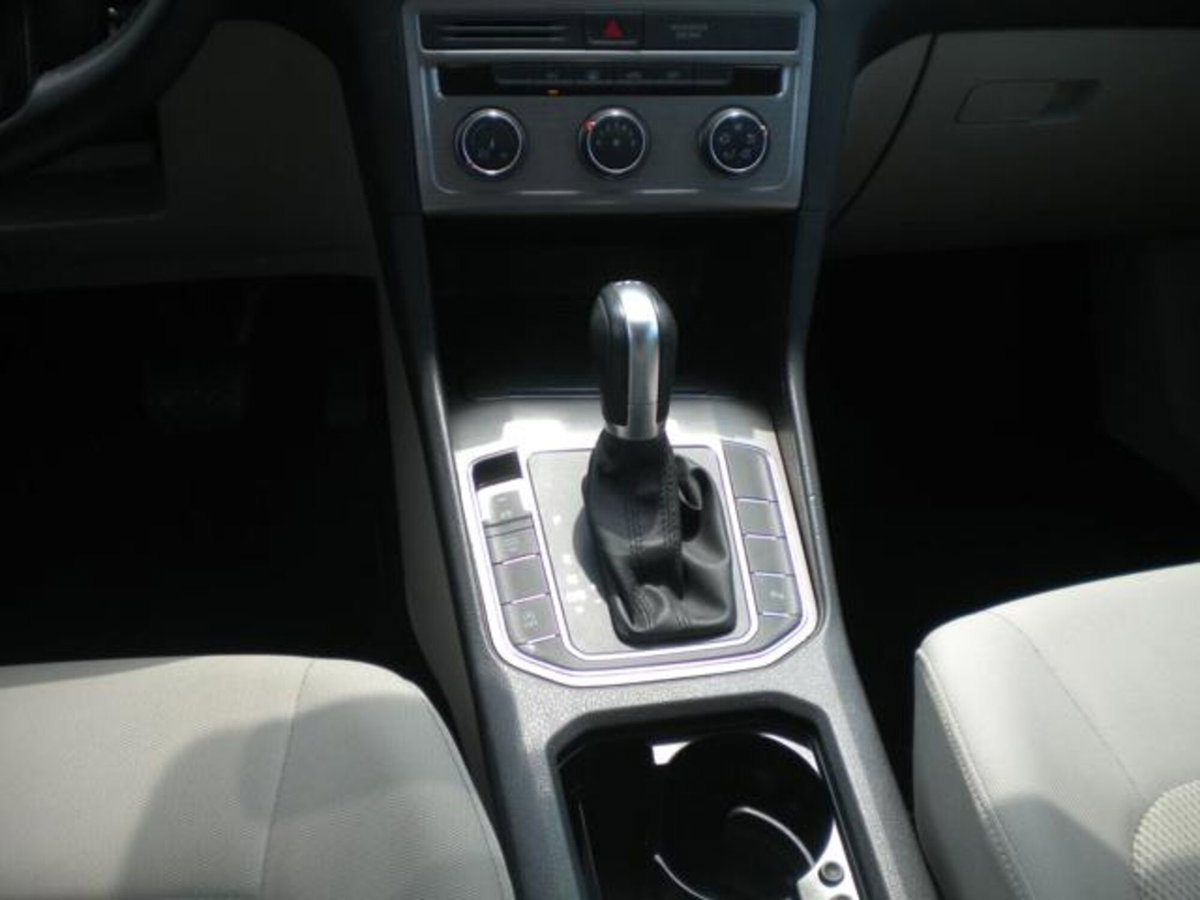 Volkswagen Golf Sportsvan 1.6 TDI 115CV DSG Business BlueMotion Tech. (15)