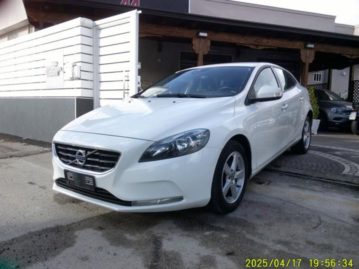 Volvo V40 D2