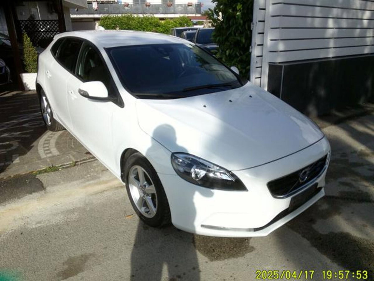 Volvo V40 D2 (10)