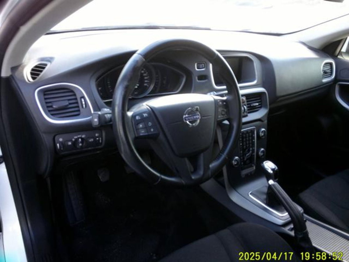 Volvo V40 D2 (16)