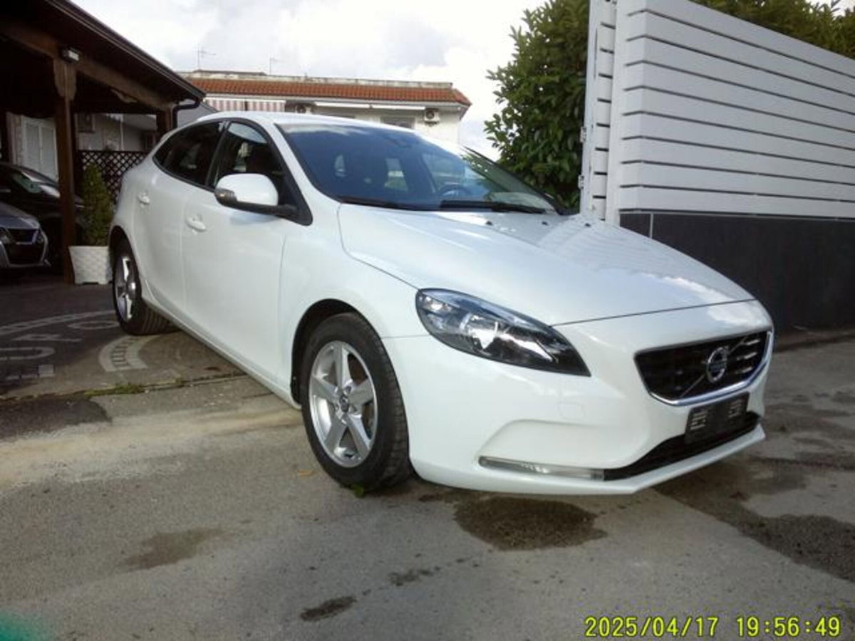 Volvo V40 D2 (3)