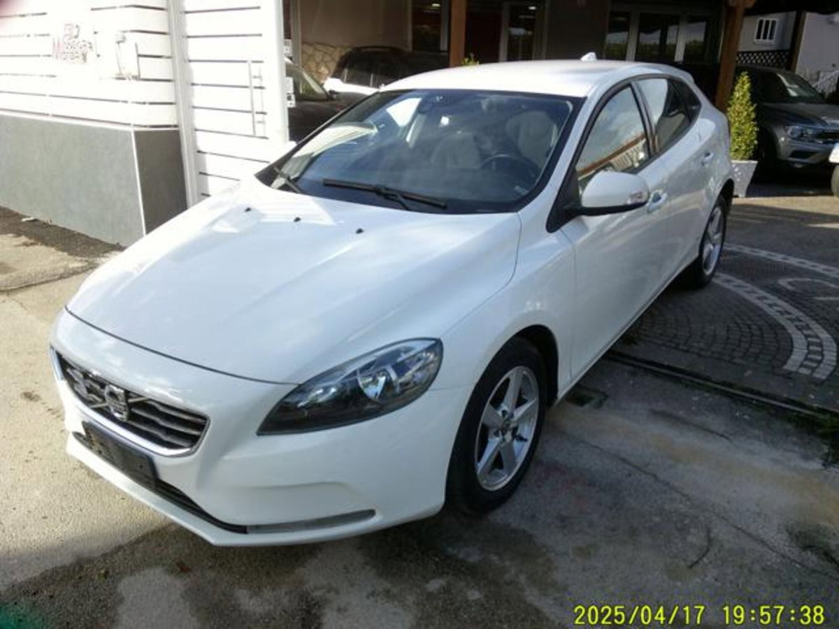 Volvo V40 D2 (8)