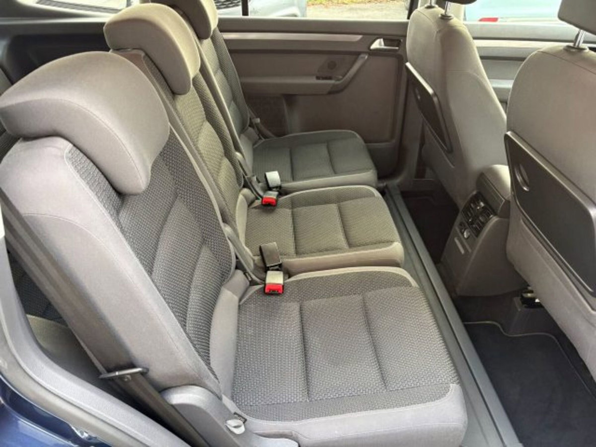 Volkswagen Touran 1.6 TDI DSG Comfortline (10)
