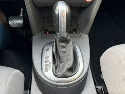 Volkswagen Touran 1.6 TDI DSG Comfortline (11)