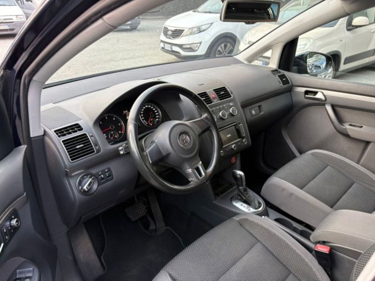 Volkswagen Touran 1.6 TDI DSG Comfortline (7)