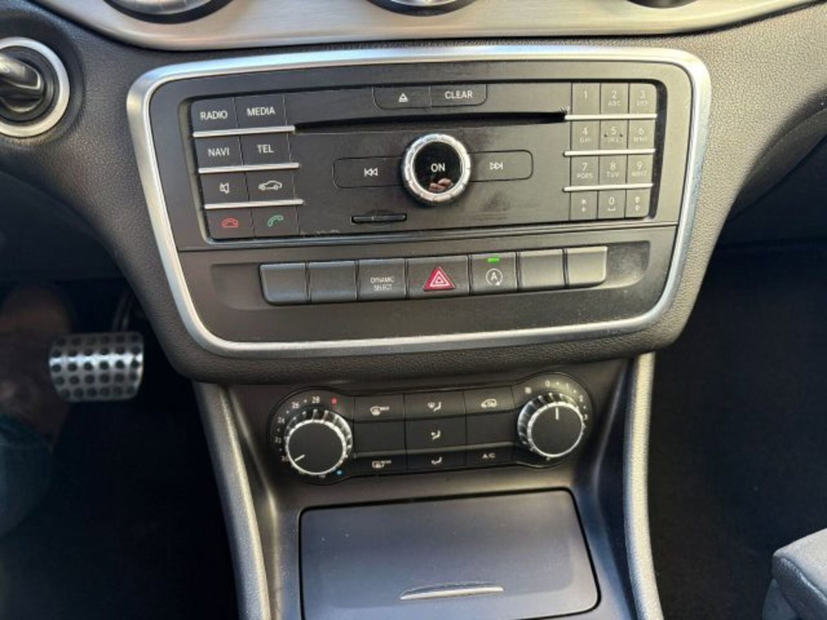 Mercedes-Benz CLA 220 d Automatic Premium Dark Night (12)