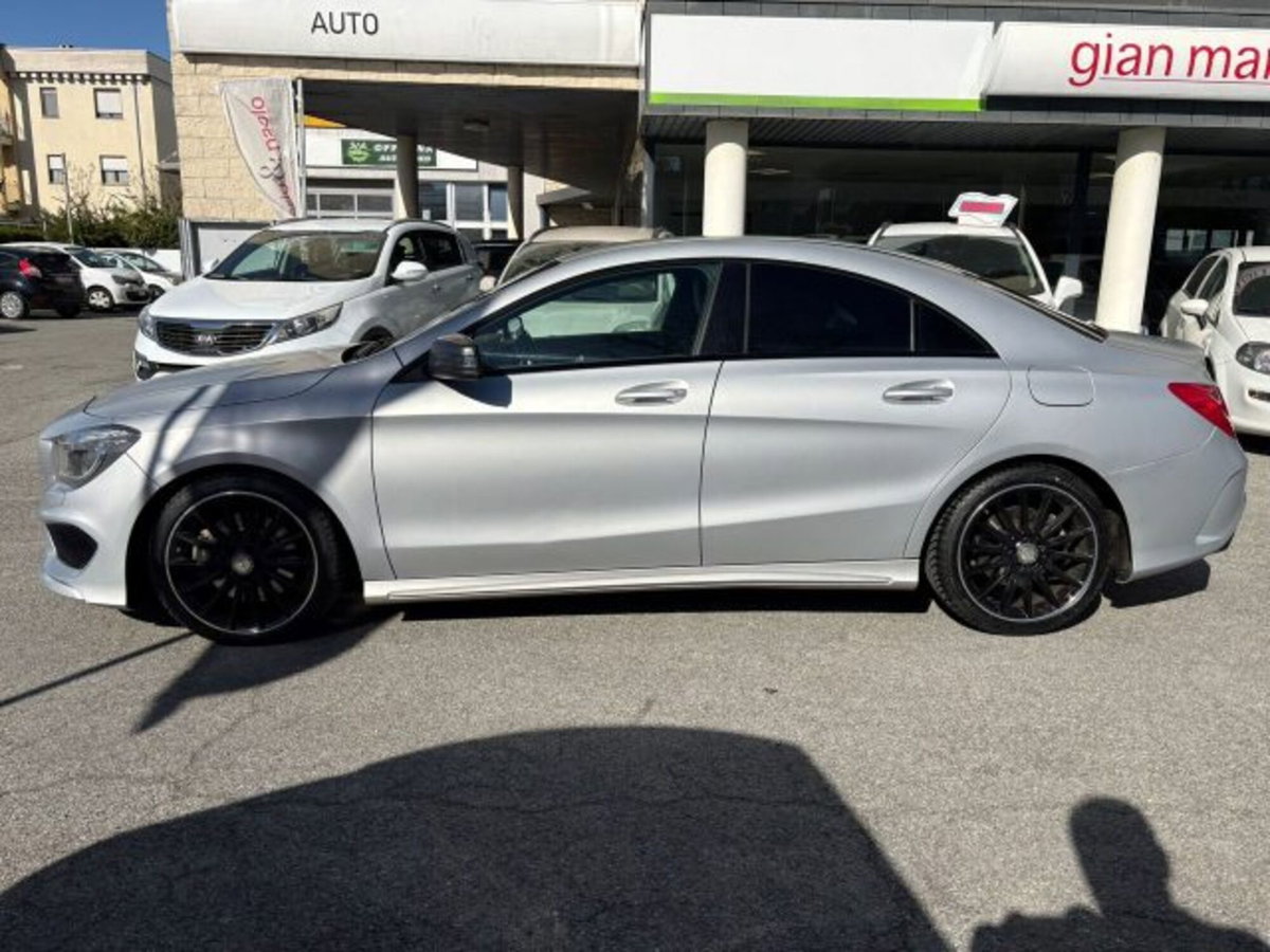 Mercedes-Benz CLA 220 d Automatic Premium Dark Night (2)
