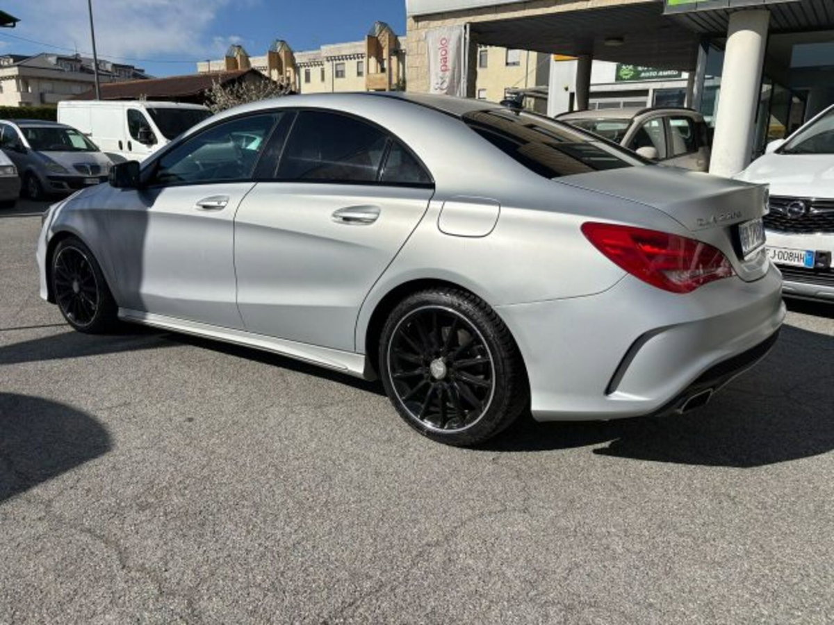 Mercedes-Benz CLA 220 d Automatic Premium Dark Night (3)
