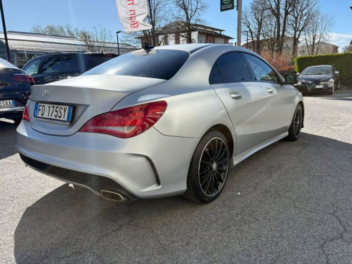Mercedes-Benz CLA 220 d Automatic Premium Dark Night (5)